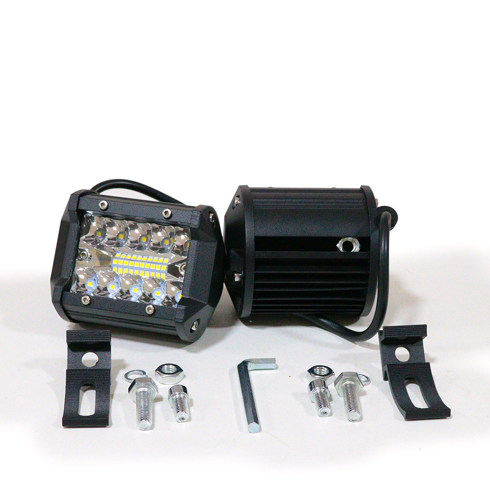 Farol Auxiliar Quadrado LED Branco (20 LEDs) 78W - Bi-Volt 9 Centimetros