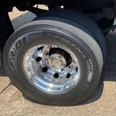 Aplique Cromado Tampa Cubo Truck 04 Furos - Mercedes-Benz