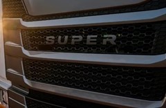 Emblema Grade Caminhão Scania Série 7 NTG  - SUPER - Cinza Fosco - 3114541/ 3040124